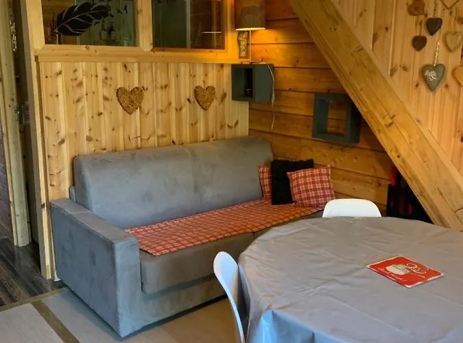 Les Chapeliers De St Pons